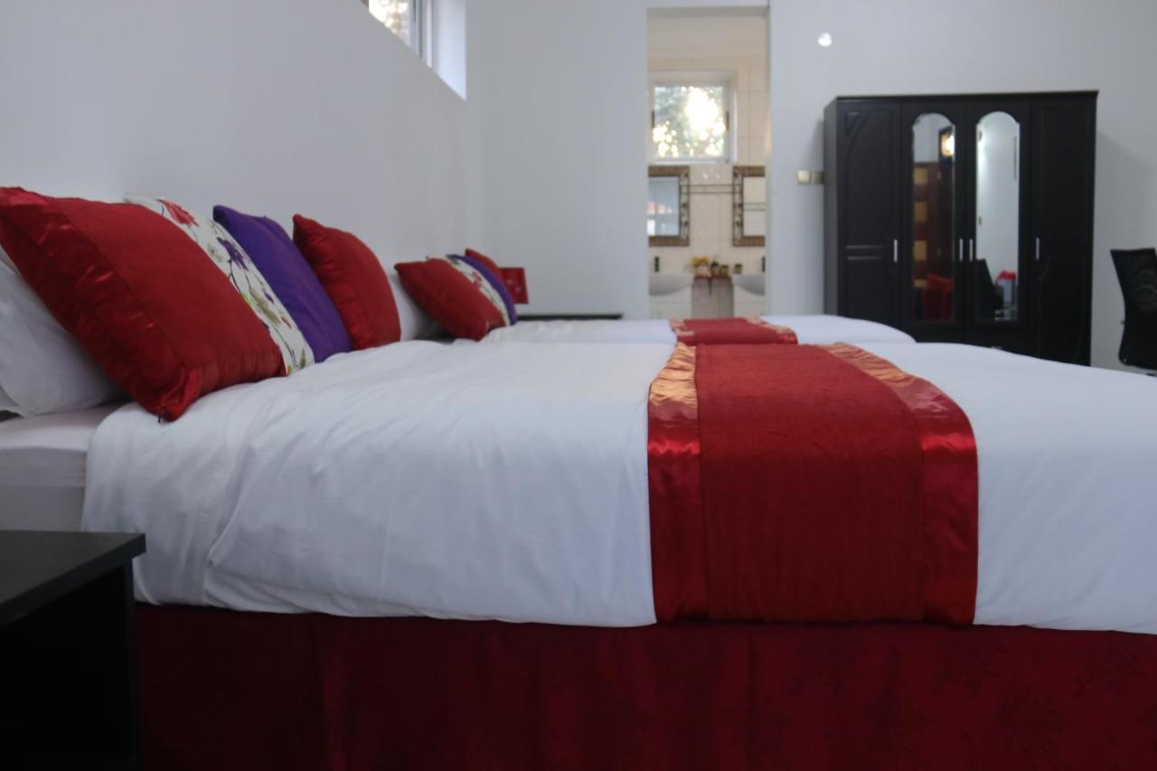Bed and Breakfast The Shoebill Nest à Kampala Extérieur photo